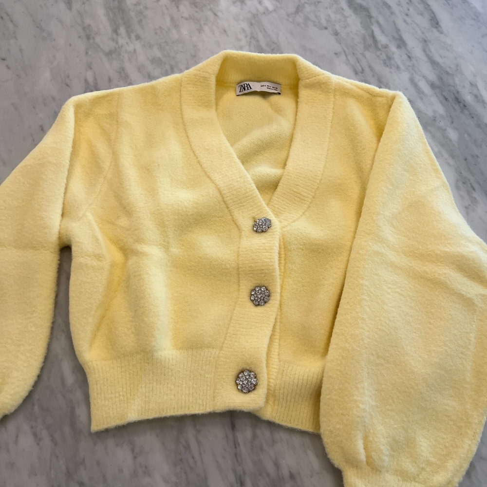 Zara Women's Soft Yellow Cardigan